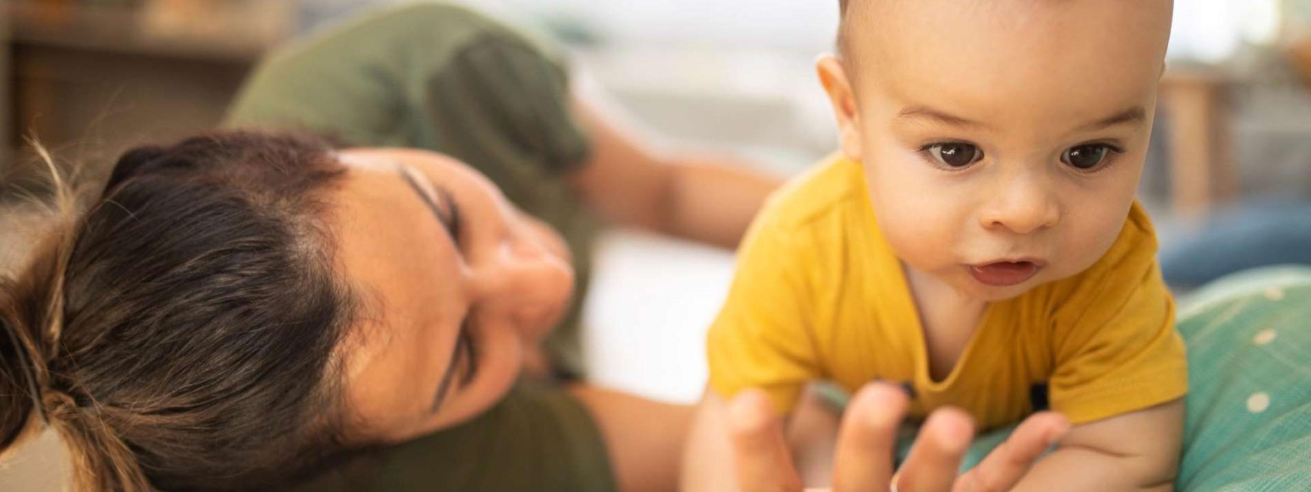 Le 5ᵉ trimestre : penser l’équilibre fragile entre vie professionnelle et cocon familial