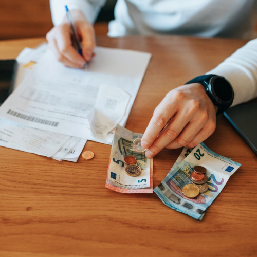 Famille & impôts  : payez moins, simplement.